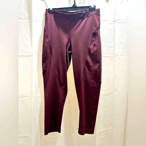 Nike Pro Woman’s Pants - Picture 1 of 6